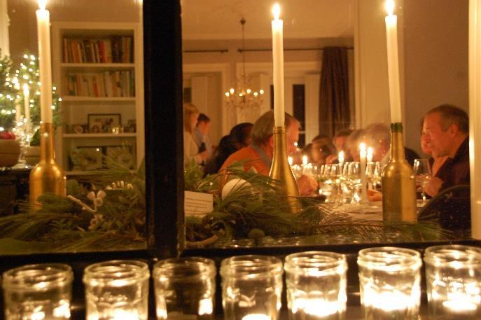 Fundraising dinner: Dit jaar hebben wij op 17 december voor het eerst een diner tijdens Buren bij Kaarslicht georganiseerd waarvan de opbrengst naar onze stichting ging.