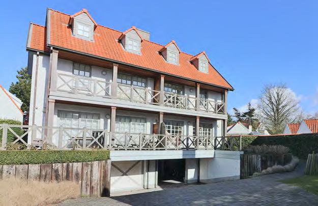 289 m², dans un quarter résidentiel très calme au centre de Knokke. Possibilité d agrandir le terrain jusqu à 1895 m², ayant deux lots à bâtir.