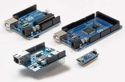 Introductie Wat is een Arduino? Arduino is de naam van een microprocessorbord. Een microprocessor is een kleine computerchip die geprogrammeerd kan worden.