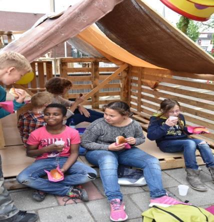 OVERIGE ONDERWERPEN Les je dorst / Gezonde school Tijdens de Maremakdag is er het project Les je dorst gelanceerd.