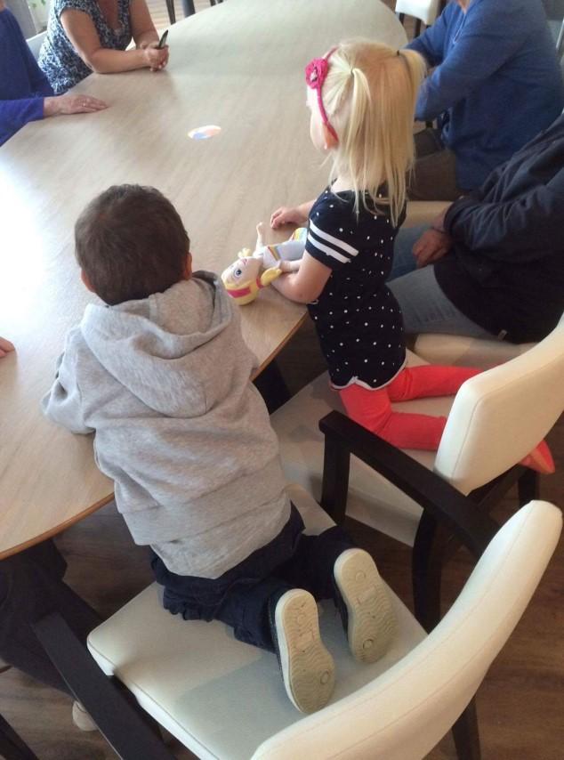 Tovertafel kids arrangement Heb je zin om gezellig een uurtje lekker interactief bezig te zijn? Dat op onze tovertafel.