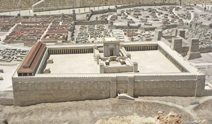 1. De Klaagmuur De Klaagmuur wordt ook wel Westmuur genoemd. Het is de westelijke muur van de Joodse tempel op de Tempelberg in Jeruzalem in Israël.