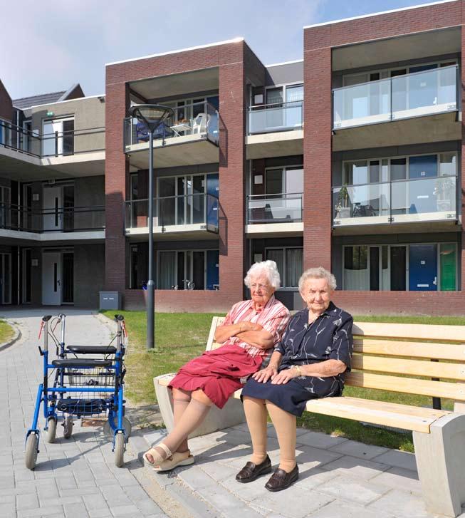 Ruimte voor Zekerheid in Hof Klarenbeek, Middelburg Senioren met een zorgbehoefte en vitale ouderen genieten van het besloten karakter Integraal en kleinschalig Wij worden gezien als een voorbeeld