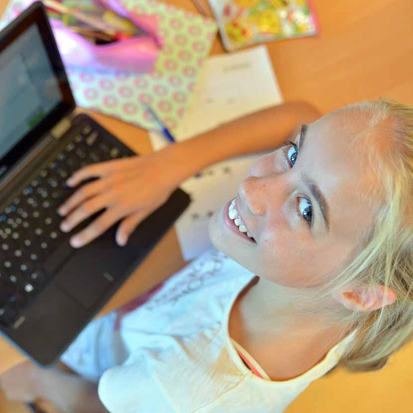Er zijn medeleerlingen getraind als e-coach voor als je laptop even vastloopt. Calvijn: een laptop per leerling! Je gaat bij ons werken met je eigen laptop.