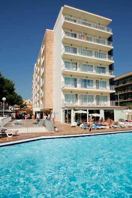 !! Hotel Apolo **** Cat A Gelegen in Can Pastilla in een rustige omgeving. strand is vlakbij. Een familiaal Hotel met 165 kamers. Alle kamers hebben een prachtuitzicht op de baai van Palma.