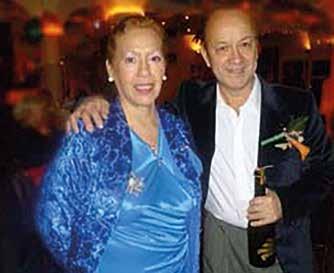 Ik herinner mij nog van Etienne Ys dat hij en zijn vriendin en danspartner Marylin Rapaela hele goede leerlingen van ons waren.