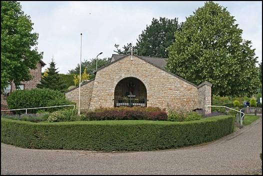 Parochienieuws Simpelveld Diamanten bruidspaar Zaterdag 18 augustus vieren Hans en Christel Scheijen- Scheepers hun 60-jarig huwelijksfeest in de avondmis van 17.