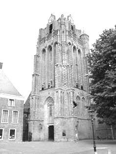 Een bloemengroet van de gemeente mevr. G. van Rooijen - van de Bovenkamp en voor mevr. E. Heij - Harms.