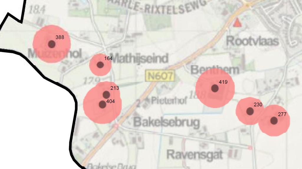 Afbeelding 2: Endotoxinen cirkel voor pluimvee en varkenshouderijen rondom Muizenhol (cijfers zijn de benodigde afstand om te voldoen aan de endotoxine norm 30 EU / m3 dus