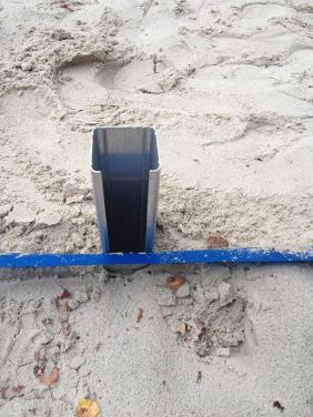 Verankering met grondhuls (in betonfundament te plaatsen) + adapter W&H- grondhuls met adapter Grondpot met adapter voor beachhandbaldoel