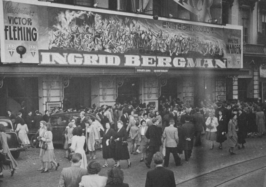 Illustration 2 Cinemagoers in front of Cinema Capitole in Ghent, probably Spring 1950, with the official censorship code clearly advertised for Victor Fleming's Joan of Arc.