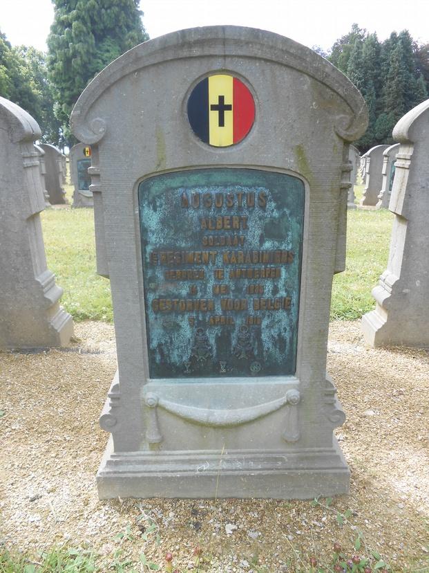 De gesneuvelde soldaten van de oorlog 1914-1918 van Sint-Andries parochie. 1) AUGUSTUS Albert 2 kl mil 1914 Eenheid: 1 Karabiniers 2/4 (8 Cie) Overlijdensdatum: 05.