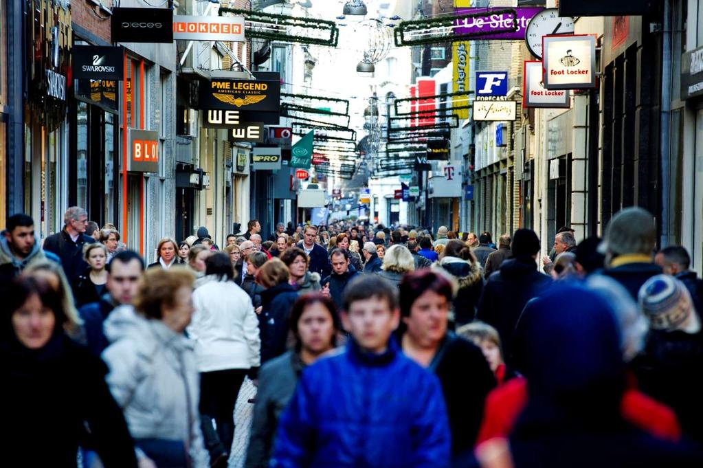 OP WEG NAAR EEN DOE-HET-ZELF SAMENLEVING CENTRAAL TOPDOWN GROTE ORGANISATIES SYSTEMEN EN STRUCTUREN VAST STAR