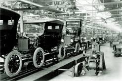 Historische wortels Toyoda (later Toyota) wordt opgericht in 1926: productie van