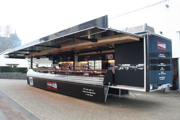 Heeft de grootste markt verkoopwagen gebouwd van Nederland namelijk 11 ½ meter. Deze verkoopt een groot assortiment vlees- en vleeswaren in t Gooi. Er kunnen 5 a 6 mensen in werken.