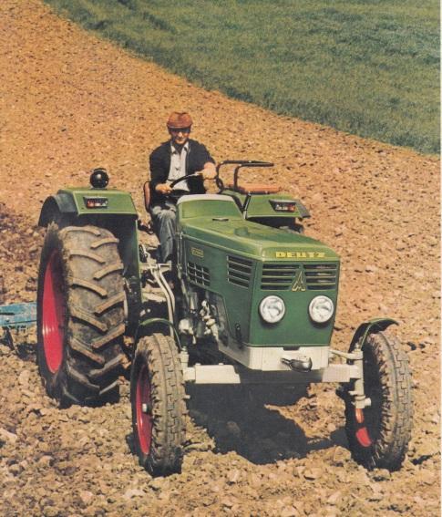 In 1968 koopt Deutz de resterende aandelen van de Fahr onderneming, wat Deutz in staat stelt om meer werktuigen en maaidorsers aan het verkoopprogramma toe te voegen.