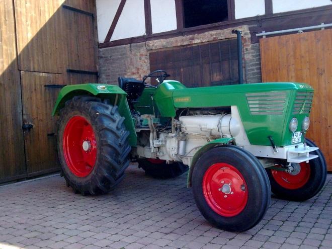 tractoren en motoren vullen beide bedrijven elkaar goed aan.