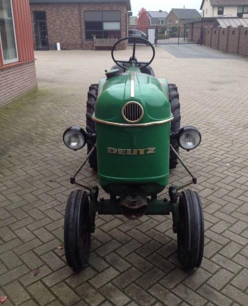 De volgende smalspoor tractor is de Deutz D-15-P met een spoorbreedte van 92 cm en is voor