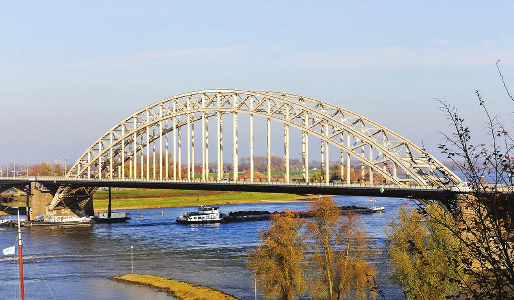 Aan het eind van de 19e eeuw ontwikkelde Nijmegen zich als een prachtige woonstad. De brede singels en statige huizen van de St.