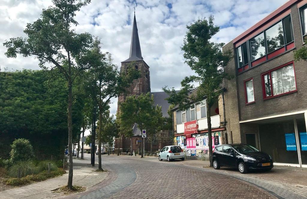 WS Leystromen heeft het initiatief genomen om de locatie Sint Ermelindishof te herontwikkelen met nieuwbouw ten behoeve van Vivent het ander wonen. Afbeelding: de huidige situatie langs de Kerkstraat.