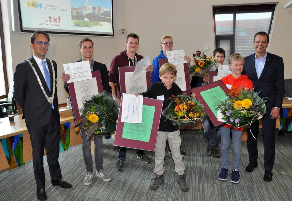 Het thema Jongeren op de molen had heel wat kandidaten opgeleverd en vier van hen mochten de prijs in ontvangst nemen.