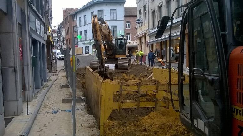 INITIATIEVEN VOOR MINDER HINDER -Afspraken met leveranciers en bewoners -Aanwezige en aanspreekbare werfleider -Bewonersbrieven Bij