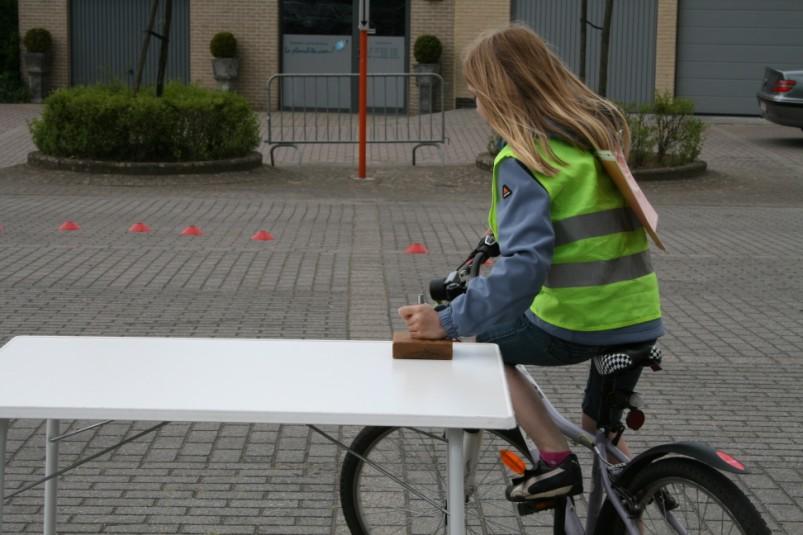 De fietsproeven die op het einde van het schooljaar plaatsvinden voor de leerlingen van het zesde leerjaar hebben tot doel om ervoor te zorgen dat leerlingen zich veilig in het verkeer kunnen begeven
