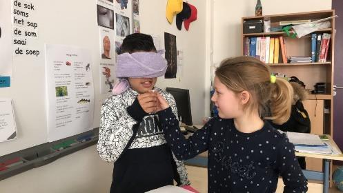 Staking 14 maart, petitie op = op Het lerarentekort in Amsterdam is groter dan in de rest van Nederland. Scholen ondervinden daar veel hinder van.