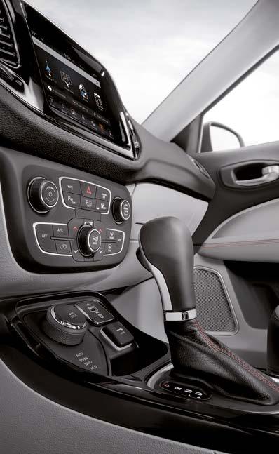 IDEALE REISVOORWAARDEN Waar u ook heen gaat, de Jeep Compass brengt u er comfortabel en in stijl naartoe.