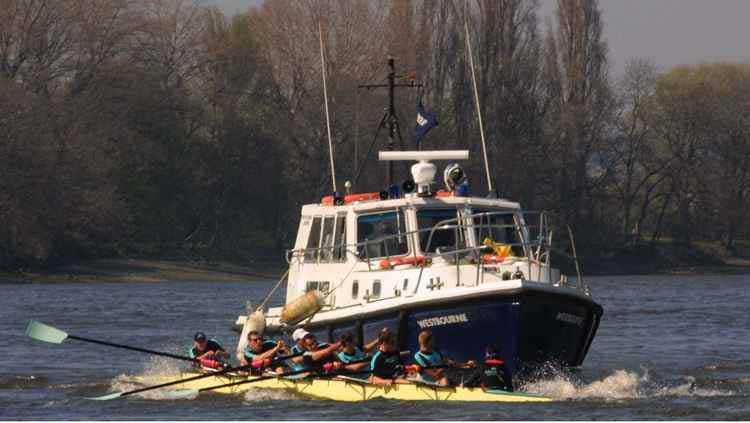 Veiligheid / zorg voor materiaal en mensen Als stuur heb je veel invloed op de veiligheid van je ploeg en de boot De beste voorbereiding op een noodsituatie is zorgen dat je deze niet meemaakt.