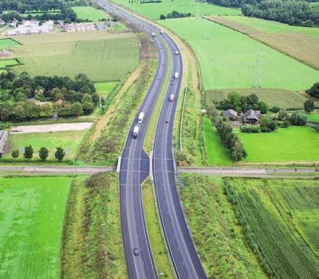 Stille duurzame voegovergangen Jan Voskuilen; RWS-DVS Overgangen van kunstwerken naar asfaltwegen veroorzaken vaak hinder voor buurtbewoners. Voor wegbeheerders zijn de voegen een kostenpost.