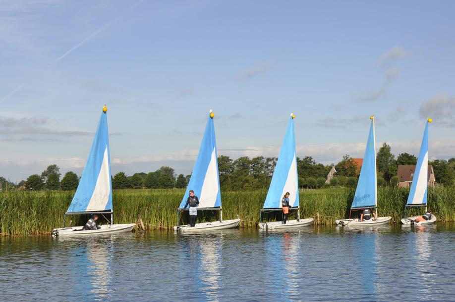 8 ROERBLAD#01 MIJN VERHAAL ERVARINGEN Jordi (15 jaar) deelnemer tijdens leren-leren zeilkamp Zeilschool Pean, herfst 2017. HOE VOND JE HET LEREN-LEREN ZEILKAMP? Het hele kamp was gewoon leuk!