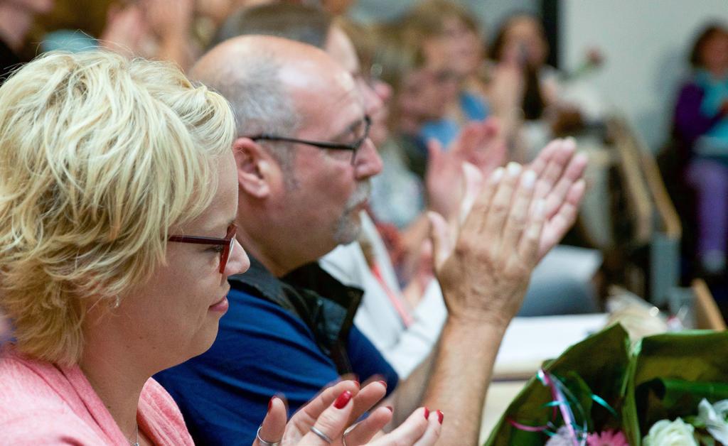 UIT EIGEN ERVARING... WAAROM IK AAN DEZE OPLEIDING BEN BEGONNEN? ALS BELANGEN- BEHARTIGER GING IK AL MET CLIËNTEN IN GESPREK OVER HUN WENSEN, OVER DAGBESTEDING BIJVOORBEELD.