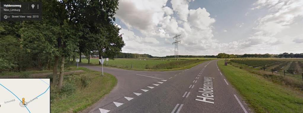 Figuur: Impressie vanuit Heldenseweg richting oosten bij uitrijden bossen Ten aanzien van de verkavelingsstructuur merken wij op dat deze, anders dan bij de Boerderijweg, in het geheel niet in lijn