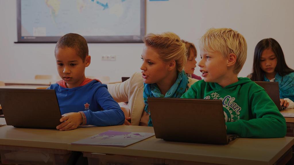 Momento bestaat uit 3 onderdelen visie op leren Een vakoverstijgend dashboard voor de leerkracht educatieve content