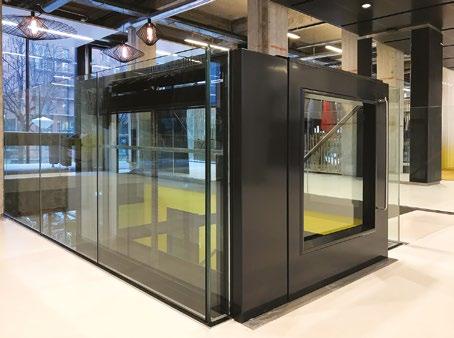 De liftdeur heeft een hoogte van 1100 mm en is toepasbaar tot een opvoerhoogte van 13 meter. Daarmee is Aesy Liften uniek!