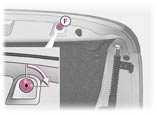 Auto ontgrendeld F Druk op de knop D van de afstandsbediening om het kofferdeksel op een kier te zetten of druk op de drukknop E van het kofferdeksel.
