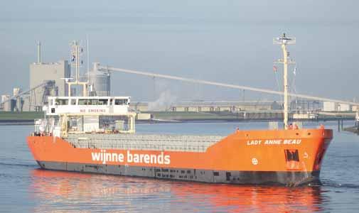 Maand Maritiem SeaRiverLiner 3700 werd op 17 juni dwarsscheeps te water gelaten bij Groningen Shipyards in Waterhuizen.