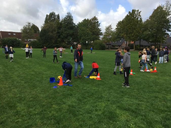 De week wordt afgesloten met een sport en speelmoment in samenwerking met de scholen van het Lijstercomplex.