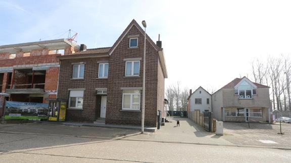 ALGEMENE GEGEVENS VAN HET PAND Adres: Reekstraat 112 Gemeente: Bilzen Type van pand: Half open bebouwing Bewoonbaar oppervlak: 800 m 2 Aantal slaapkamers: 2 Aantal