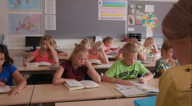 Opdracht 3 In dit lied komen zinnen en coupletjes van kinderen uit heel Nederland. Misschien ook wel jouw zin of couplet!