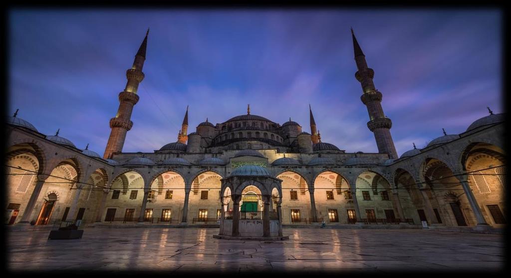 Tot slot van deze onvergetelijke dag bezoeken we de Blauwe Moskee of de Sultanahmet Moskee. Hij dateert uit de 17e eeuw en het is de bekendste in Istanbul.