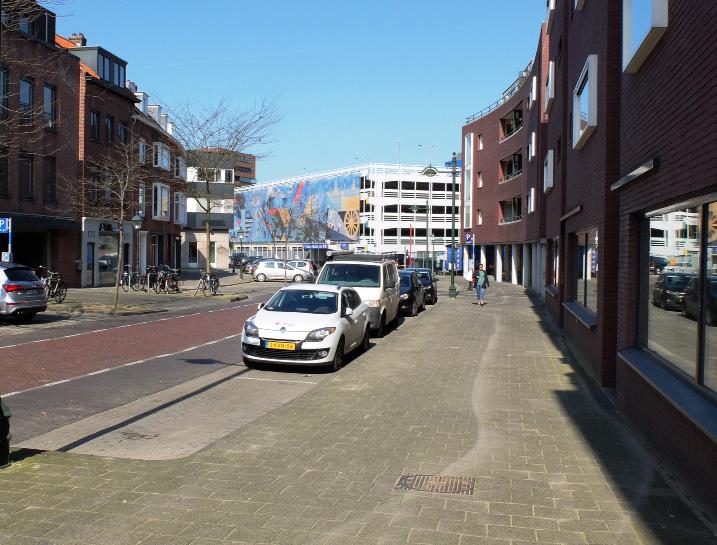 (Utrecht/Breda) goed bereikbaar is. Bereikbaarheid per OV: Zeer volledig openbare voorzieningen met hoog openbaar vervoer frequentie.