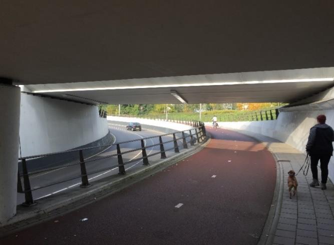 Diepte grondwater onder het maaiveld is 2,1 meter. De tunnel is in 2014 opgeleverd en is gebouwd door ELJA Beton en Waterbouw uit Rijssen.