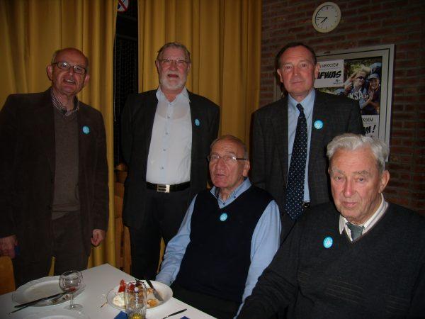 Marc De Mulder Geert Van Staeyen Innige deelneming vanwege oud-leerling en ex voetballer Marc De Mulder. Hij was een fantastisch man en mijn favoriete leraar!