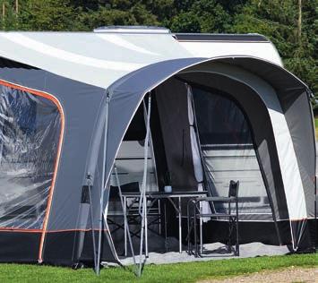 Dankzij de ingenaaide gordijnen, de brede open voor- en zijkanten en de eenvoudig op te zetten tent ben je met een Ventura Air Vivo Air-voortent altijd klaar om