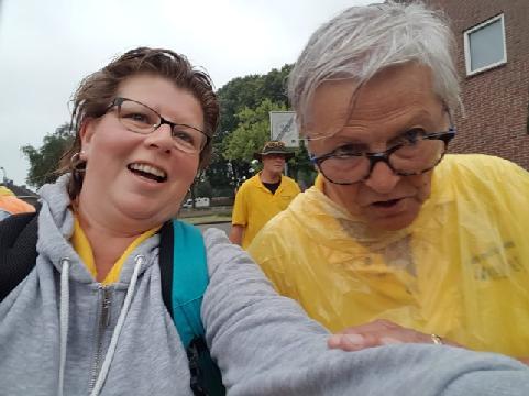 Bij de start voegden zich ook weer Marleen, Maryon en Chantal bij onze groep want gezamenlijk lopen is toch veel gezelliger dan met z n drieen.