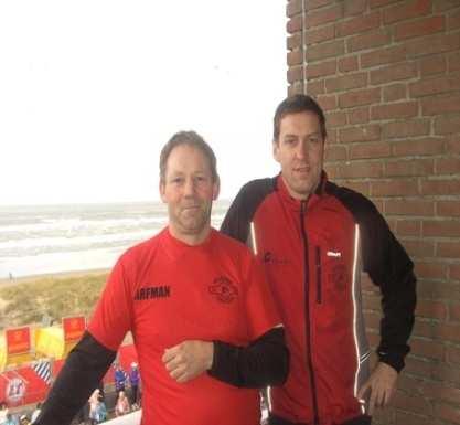 De 40e halve van Egmond 13 januari 2008. Ronald Wissink en ik gaan voor het eerst een halve marathon lopen. Een loop waar we veel van gingen leren.