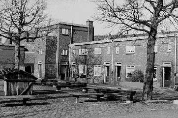 09-09-1900, Rosmalen machinezetter Bruijn de, Henrica W. Vught 05-02-1927 04-06-1928 's-hertogenbosch Eikendonkpl. 2 5 1 Verdonk, Antonius M.A. 07-12-1872, 's-hertogenbosch gevang.