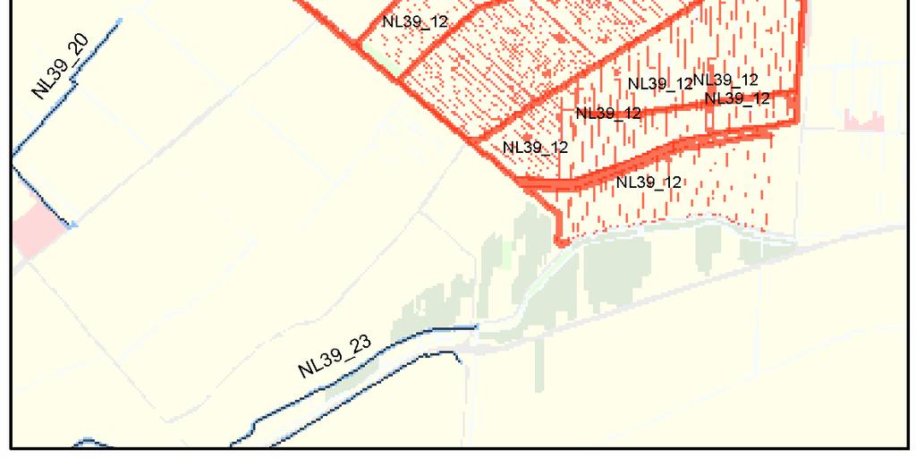 sloten. Buiten het dorp is het land in gebruik voor veeteelt en natuurbeheer. Het waterlichaam bestaat zowel uit de hoofdwaterlopen als de verschillende poldersloten.